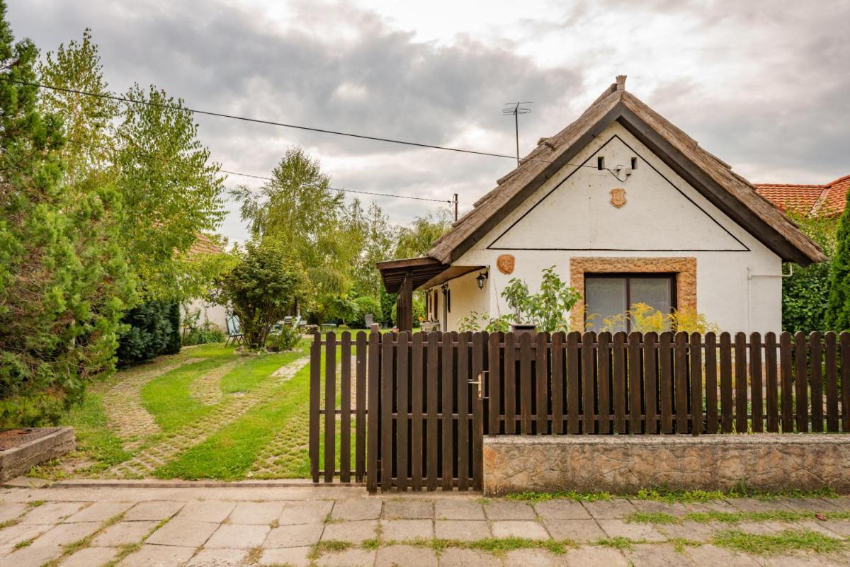 ולנצה Lovely Cottage Home מראה חיצוני תמונה